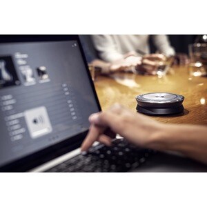 EPOS EXPAND SP 30 Bluetooth®-Speakerphone mit
USB-C*-Kabel, USB-C-/USB-A-Adapter
und Transporttasche, optimiert für
UC und