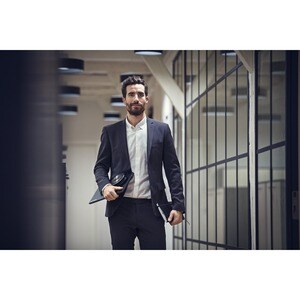 EPOS EXPAND SP 30 Bluetooth®-Speakerphone mit
USB-C*-Kabel, USB-C-/USB-A-Adapter
und Transporttasche, optimiert für
UC und