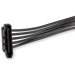 StarTech.com Câble adaptateur répartiteur d'alimentation SATA 4x - 2e bout: 4 x 15-pin SATA - Female - Diviseur de Câble -