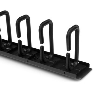 StarTech.com Vertikaler Kabelordner mit D-Hacken - 0U - 85cm - Rack Kabelmanager - Kabelbündler - 20U Rack Height x 50,8 m