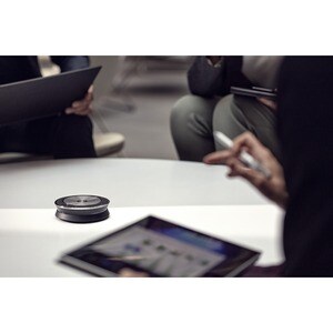 EPOS EXPAND SP 30 Bluetooth®-Speakerphone mit
USB-C*-Kabel, USB-C-/USB-A-Adapter
und Transporttasche, optimiert für
UC und