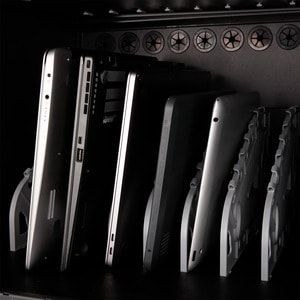 V7 CHGCT30-1E Laptop/Tablet-Ladewagen - Schiebegriff Griff - 4 Rollen - 127 mm Rollengröße - Kalt gewalzter Stahl - 599,9 