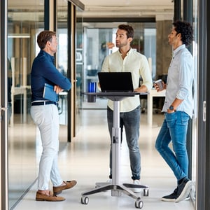 LearnFit® mobiler Steh-Sitz Tisch mit 40.6cm Höhenverstellung und 10 Jahre Garantie- Sitz-Steh-Arbeistplatz, mobiler Schre