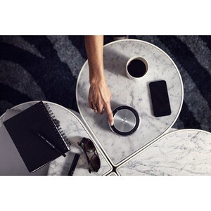 EPOS EXPAND SP 30 Bluetooth®-Speakerphone mit
USB-C*-Kabel, USB-C-/USB-A-Adapter
und Transporttasche, optimiert für
UC und